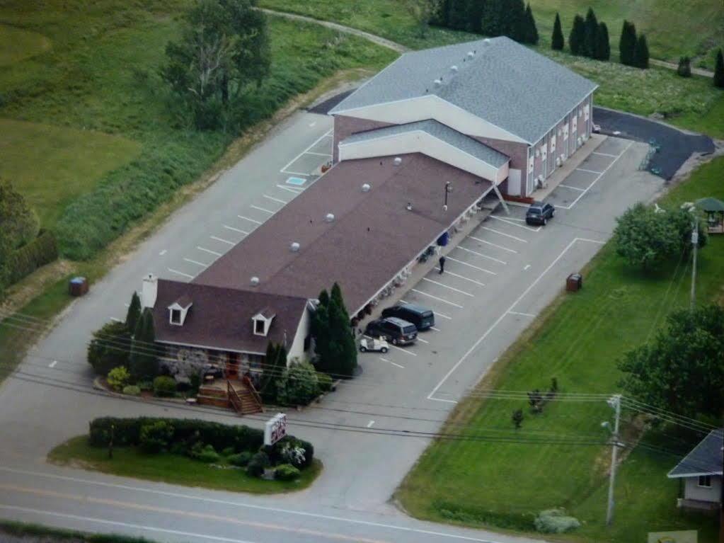 Manoir Becancourt Hotel Exterior foto